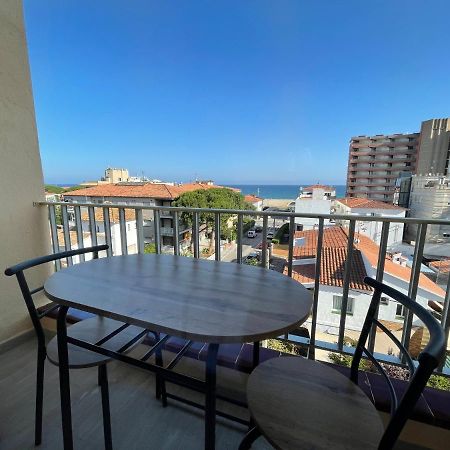 Acogedor estudio en la playa, con vistas al mar, y piscina comunitaria Sant Salvador Exterior foto